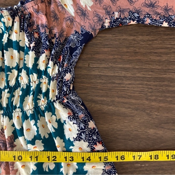 ❤️ Urban Outfitters Floral Y2K Top M - Picture 11 of 13